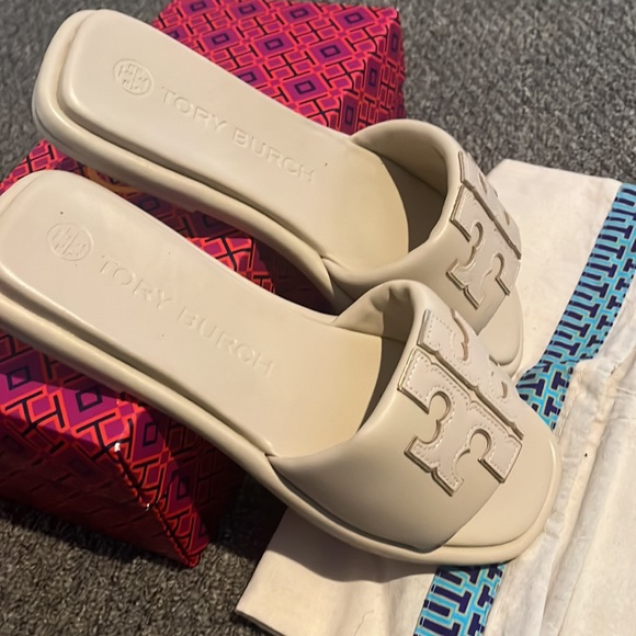 Tan Tory Burch slides 7 1.5 - Picture 6 of 9